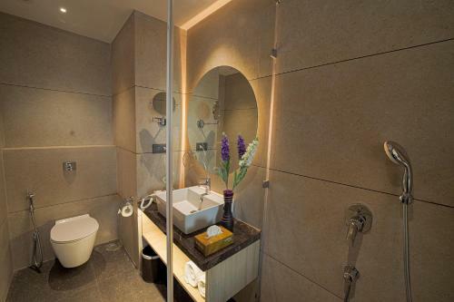 Hotel The Monarch At Chakan Midc, Pune