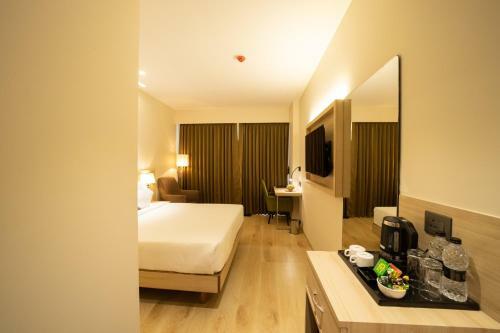Hotel The Monarch At Chakan Midc, Pune