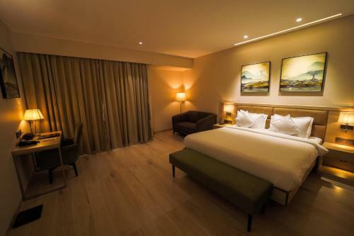 Hotel The Monarch At Chakan Midc, Pune