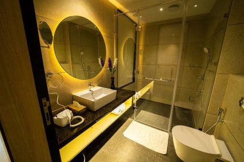 Hotel The Monarch At Chakan Midc, Pune
