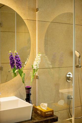 Hotel The Monarch At Chakan Midc, Pune