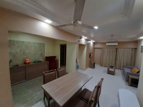 Maxxvalue - Service Apartment Marol