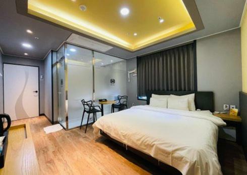Hotel ????