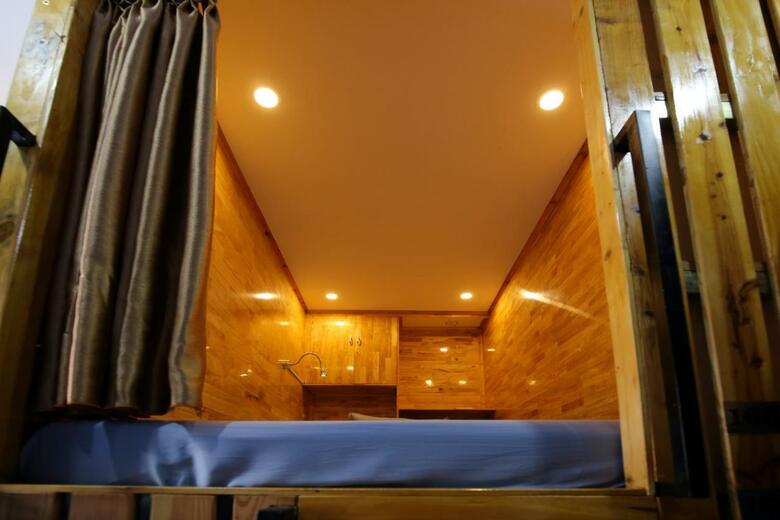 Catba Pod Hostel