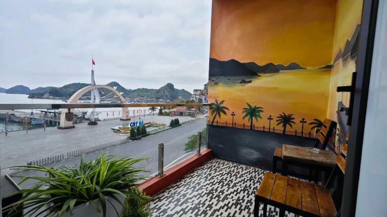 Catba Pod Hostel