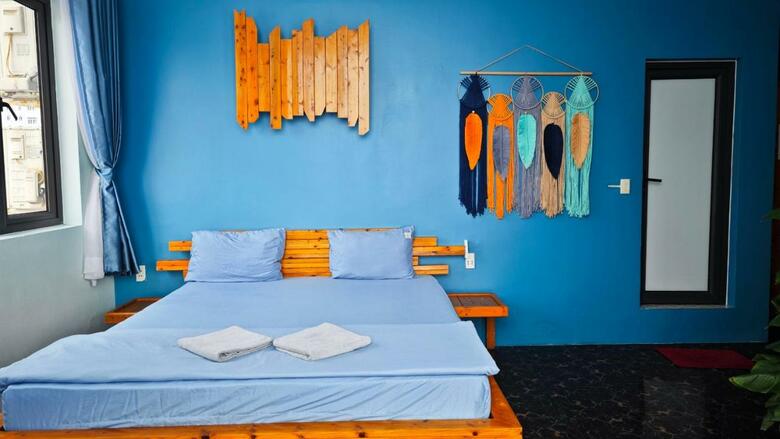 Catba Pod Hostel