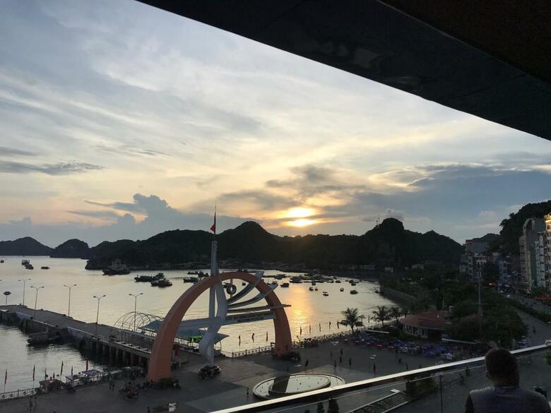 Catba Pod Hostel
