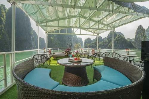 1 Day Boat Trip On Lan Ha - Ha Long Bay