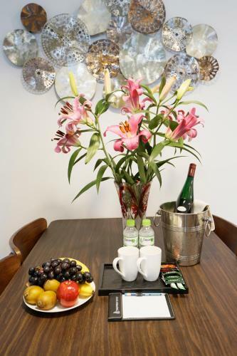 Apartamento The First Stay Hotel
