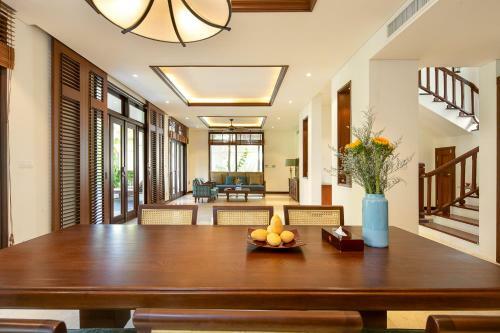 Deluxe Villas In Da Nang Resort