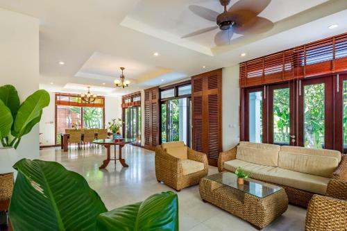 Deluxe Villas In Da Nang Resort