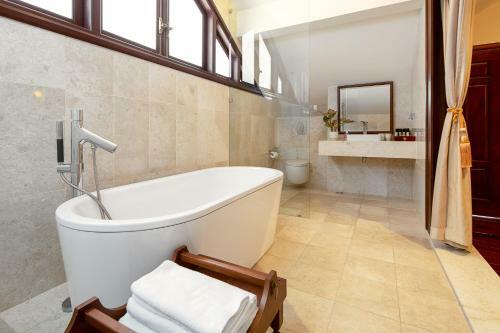 Deluxe Villas In Da Nang Resort