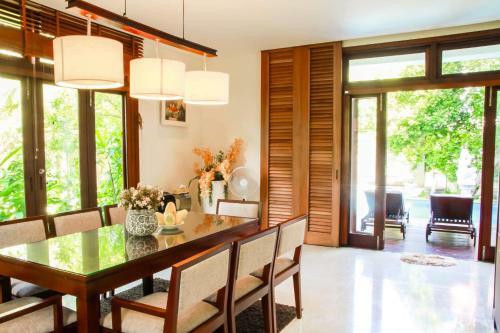 Deluxe Villas In Da Nang Resort