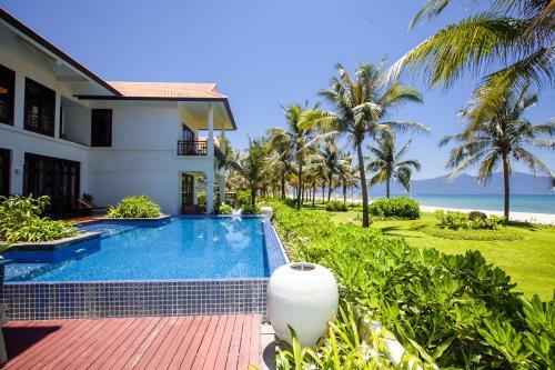 Deluxe Villas In Da Nang Resort