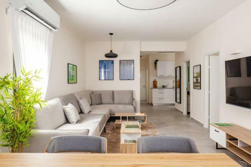 Apartamento ?newly Renovated, Spacious 2br? #bugrashov_life?