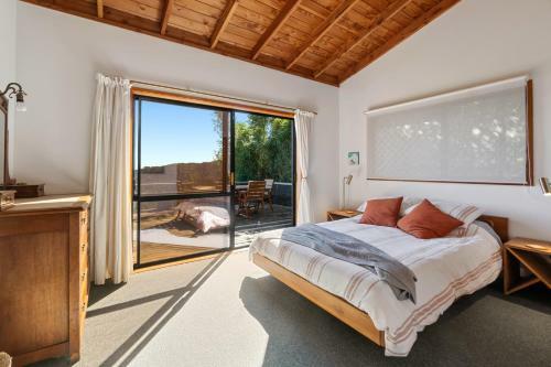 Perfectly Piha - Piha Holiday Home