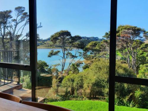 Kanuka Sway - Waterfront, Cozy Getaway