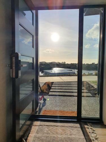 Kanuka Sway - Waterfront, Cozy Getaway