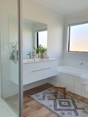 Kanuka Sway - Waterfront, Cozy Getaway