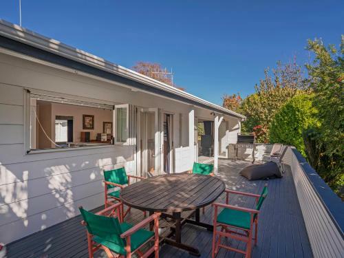 Seashells Bach - Whangamata Holiday Home