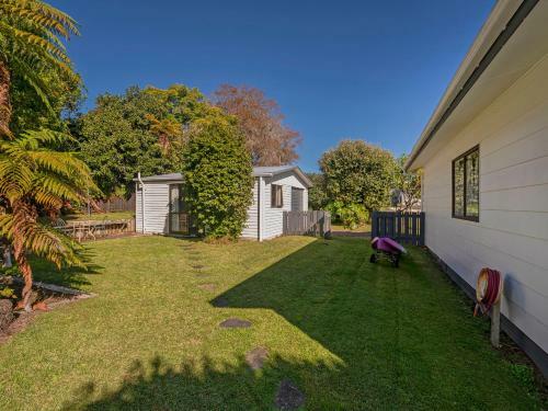 Seashells Bach - Whangamata Holiday Home