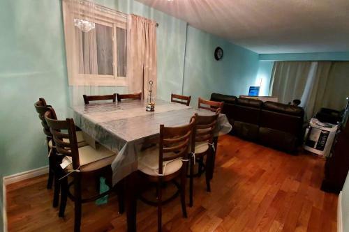 Apartamento 4 Bedroom Semi-detached Home @ Mississauga