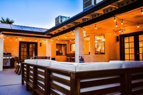 4-bdrm Vacation Dream Home Wbackyard Paradise