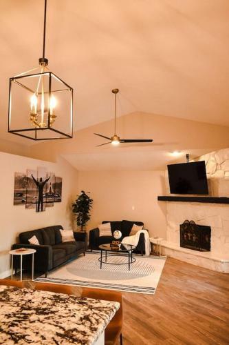4-bdrm Vacation Dream Home Wbackyard Paradise