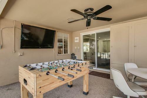 Mid-century Melrose 3bdrm Vintage Vibe With Pool