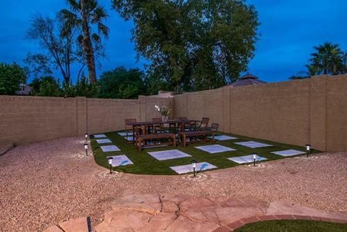 North Scottsdale 4 Bdrm Vacation Sanctuary With Pebble Tech Pool