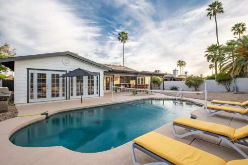 Stylish Resort-style Must See Home With Pool