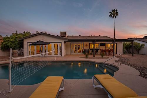Stylish Resort-style Must See Home With Pool