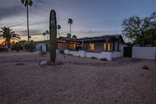 Stylish Resort-style Must See Home With Pool