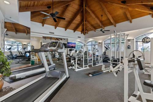 Beautiful Newly Remodeled 2-bdrm Biltmore Condo