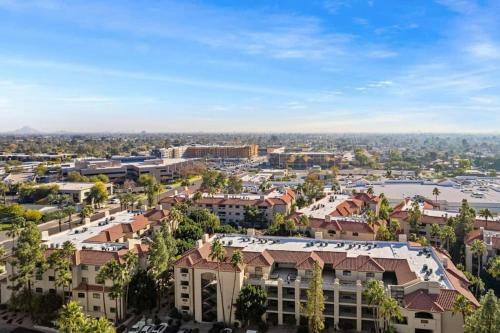 Beautiful Newly Remodeled 2-bdrm Biltmore Condo