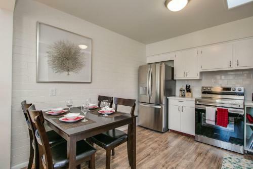 Cozy Arcadia Hideaway Wcharm & Style