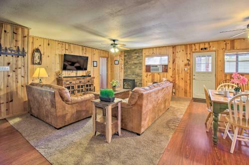 Quiet Az Cabin Retreat Close To Rainbow Lake