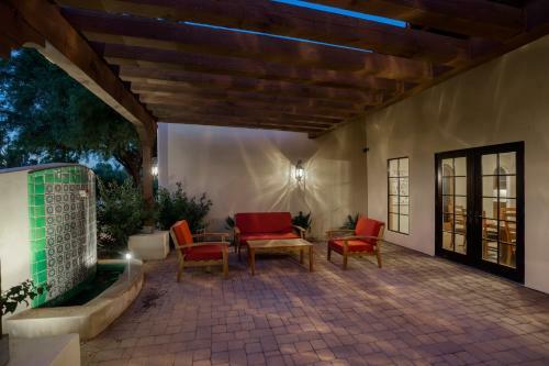 Villa Larkspur