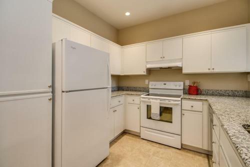 Cozy 1-bdrm Scottsdale Condo Next To Pool