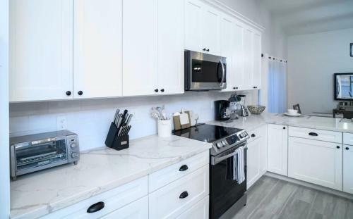 Beautiful 5-bdrm Vacation Home Wheated Pool
