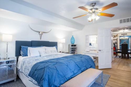 Stylish Central Scottsdale Ground Floor Condo