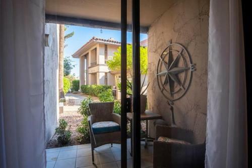 Stylish Central Scottsdale Ground Floor Condo