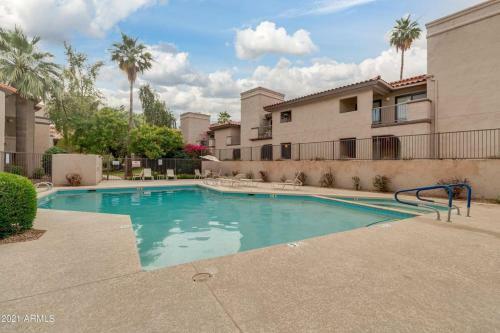 Stylish Central Scottsdale Ground Floor Condo