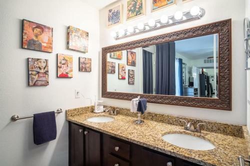 Stylish Central Scottsdale Ground Floor Condo