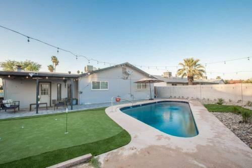 Modern Tempe Gem W Sparkling Pool And Game Room