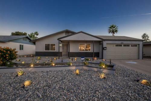 Modern Tempe Gem W Sparkling Pool And Game Room