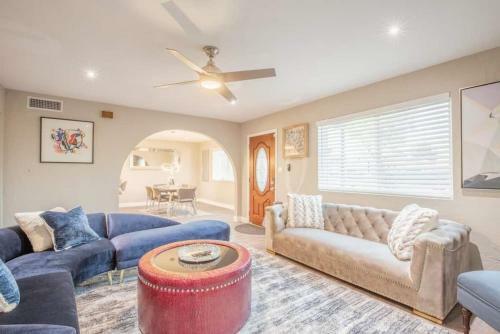 Modern Tempe Gem W Sparkling Pool And Game Room