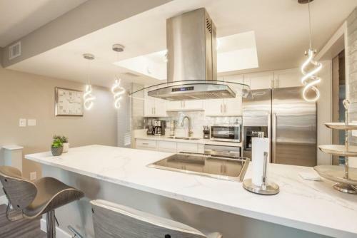 Modern Tempe Gem W Sparkling Pool And Game Room