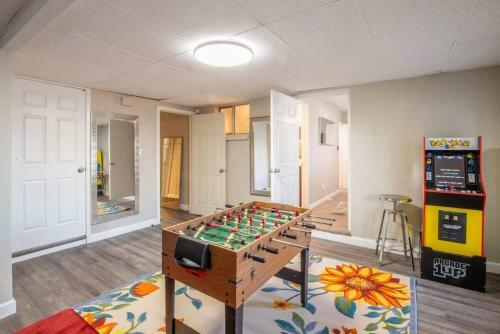 Modern Tempe Gem W Sparkling Pool And Game Room