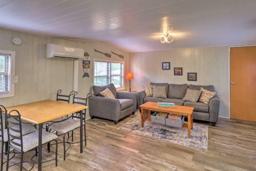 Cute And Cozy Greers Ferry Lake Abode With Deck!